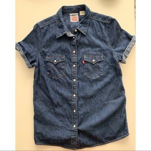 Levi’s Classic Fit Short Sleeve Denim Shirt